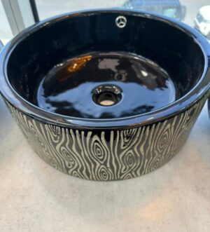 Black Round Basin With Wood-Grain Pattern – Modern Textured Design